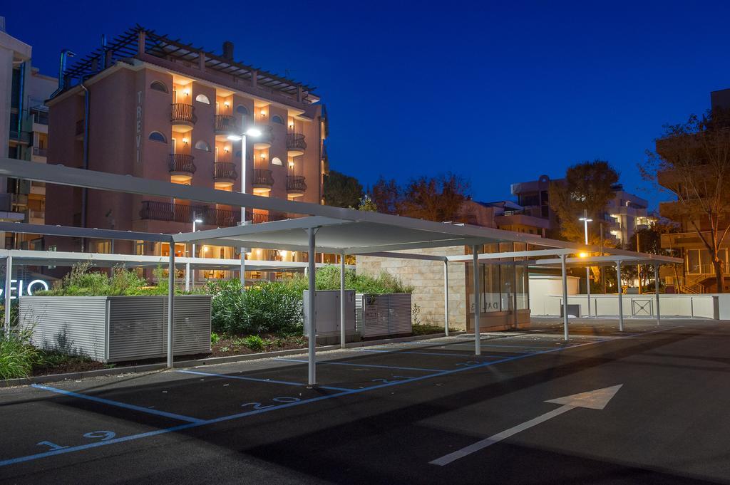 Hotel Trevi Riccione, In Centro Sul Mare Dış mekan fotoğraf